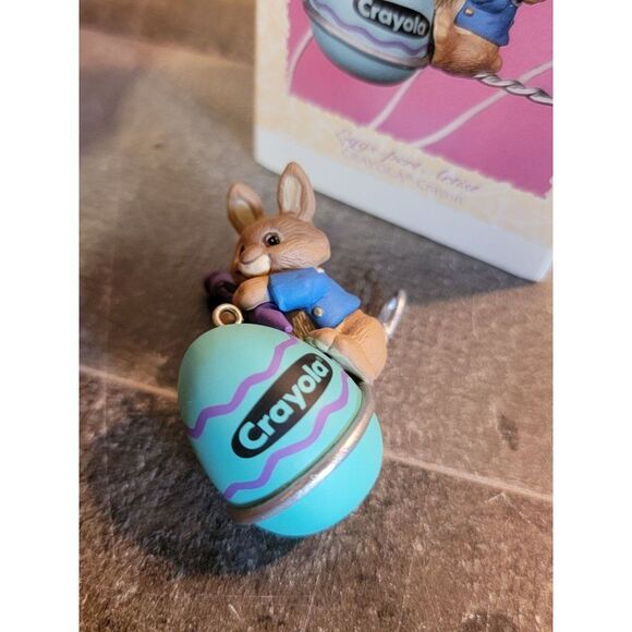 Hallmark eggspert artist Easter 1997 ornament Xmas Decor Crayola bunny rabbit - Picture 3 of 5